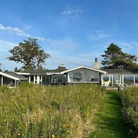 בית נופש With Soul A Few Steps From The Water *