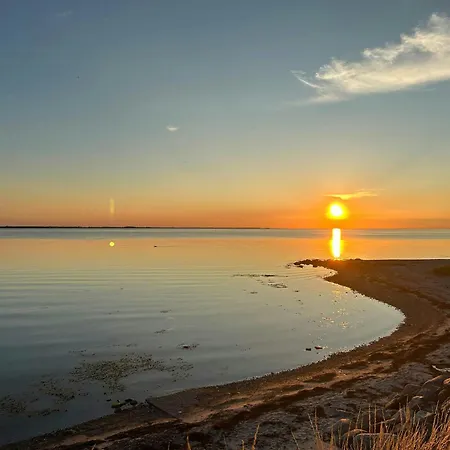 בית נופש With Soul A Few Steps From The Water Martofte