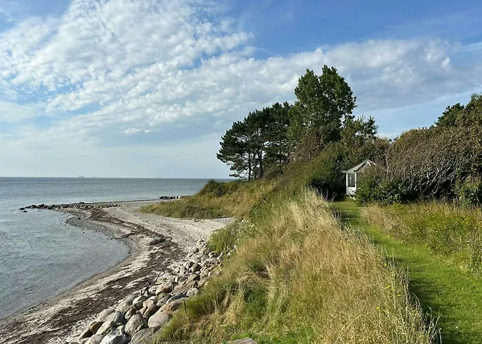 Holiday home With Soul A Few Steps From The Water Martofte